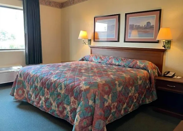 Voyager Hotel